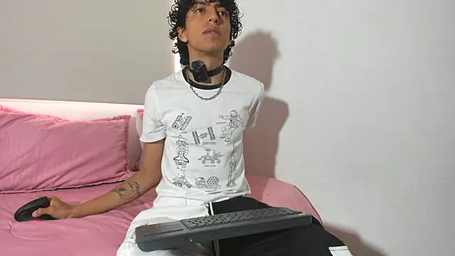 saint dark online show from December 1, 2025, 1:23 pm