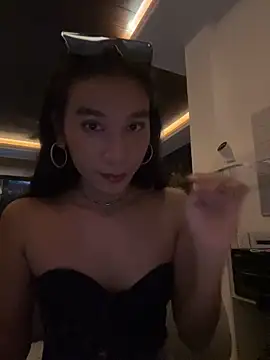 kaylamercader  online show from November 7, 2025, 5:06 pm