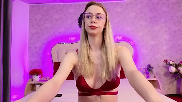 GracieCute online show from July 1, 2026, 3:51 am