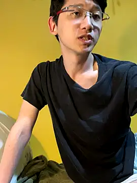 Snapshot of NerdyAsian1701 chatting on November 17, 2025, 4:27 am NerdyAsian1701 online show from November 17, 2025, 4:27 am