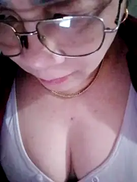 Snapshot of small-house123 chatting on February 9, 2026, 1:20 pm small-house123 online show from February 9, 2026, 1:20 pm