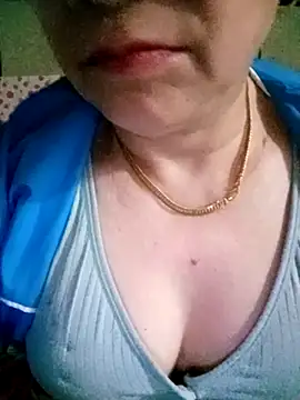 Snapshot of small-house123 chatting on February 15, 2026, 11:03 pm small-house123 online show from February 15, 2026, 11:03 pm