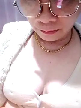 small-house123 online show from December 16, 2025, 10:03 pm