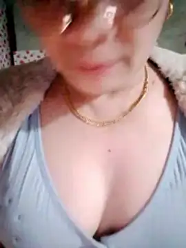 Snapshot of small-house123 chatting on February 1, 2026, 12:25 pm small-house123 online show from February 1, 2026, 12:25 pm