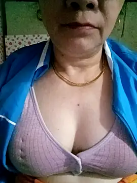 Snapshot of small-house123 chatting on February 16, 2026, 3:54 pm small-house123 online show from February 16, 2026, 3:54 pm