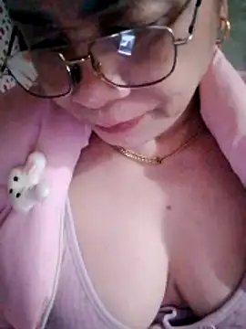 Snapshot of small-house123 chatting on February 12, 2026, 2:00 am small-house123 online show from February 12, 2026, 2:00 am