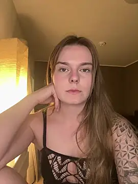 LisaFreierxx online show from April 8, 2026, 8:32 pm