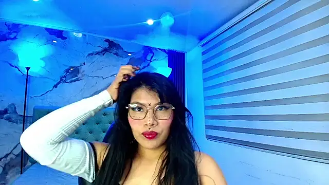 Snapshot of EsmeraldaChantre chatting on November 24, 2025, 11:43 am EsmeraldaChantre online show from November 24, 2025, 11:43 am