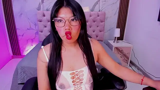 Snapshot of EsmeraldaChantre chatting on January 14, 2026, 11:36 am EsmeraldaChantre online show from January 14, 2026, 11:36 am