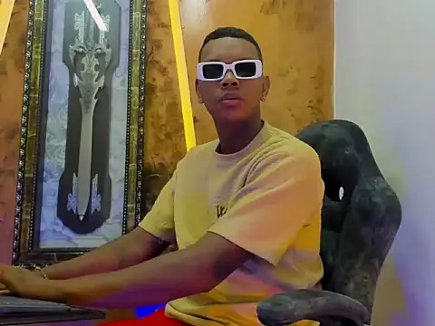 the hot boy0 online show from November 9, 2025, 12:20 pm