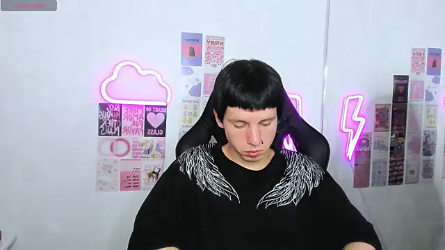 Snapshot of CutieKai_ chatting on April 7, 2026, 8:21 pm CutieKai online show from April 7, 2026, 8:21 pm