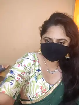 Snapshot of mouni499 chatting on June 5, 2026, 9:04 am mouni499 online show from June 5, 2026, 9:04 am