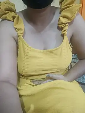 Snapshot of mouni499 chatting on May 8, 2026, 5:00 am mouni499 online show from May 8, 2026, 5:00 am
