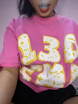 Snapshot of lung-linh chatting on December 4, 2025, 1:32 pm lung-linh online show from December 4, 2025, 1:32 pm