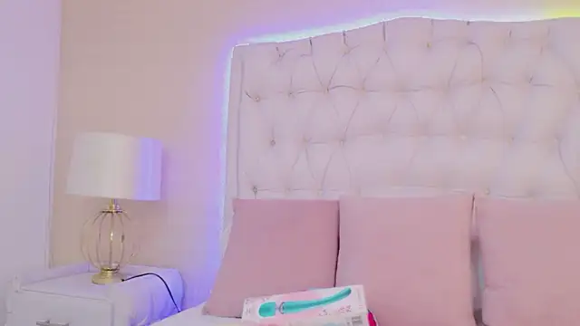 ScarlettPetrova online show from February 20, 2026, 11:34 am