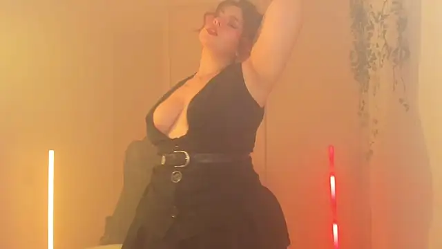 Cleopatra COL online show from March 3, 2026, 11:45 pm