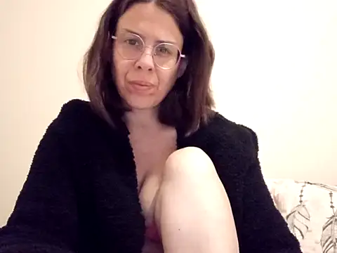 hotnathy69 online show from April 13, 2026, 7:12 am