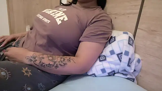 Xandra Blaze online show from November 11, 2025, 11:20 pm