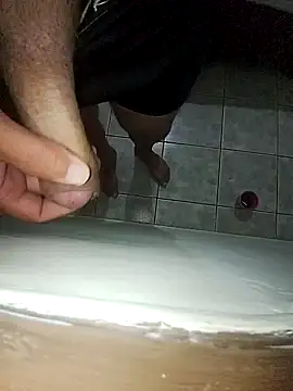 Snapshot of 013boyy chatting on November 16, 2025, 4:06 am 013boyy online show from November 16, 2025, 4:06 am