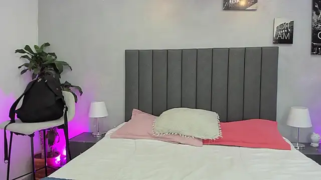 kendra london online show from February 5, 2026, 11:17 am