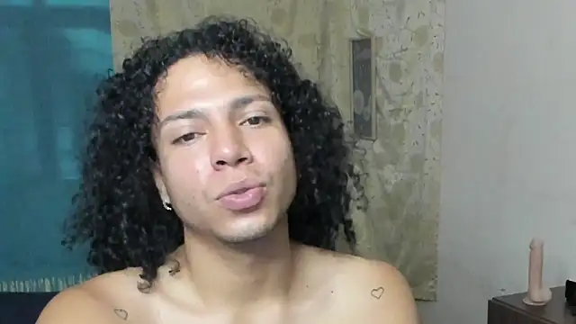 Angelwhitte online show from November 8, 2025, 1:03 pm