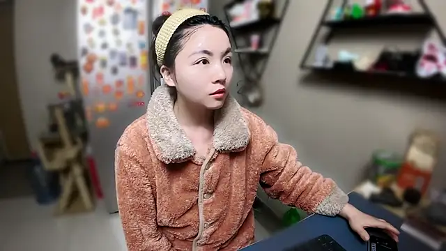 Sinicoco online show from November 30, 2025, 5:47 pm