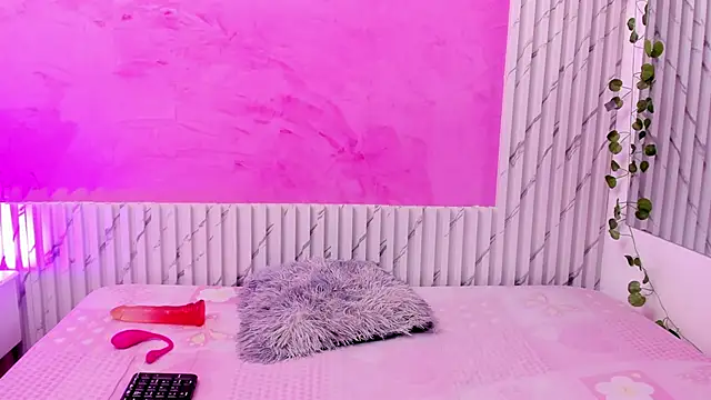 Mia Tailor Bms online show from November 25, 2025, 11:21 am