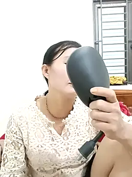 Snapshot of wees-lind chatting on November 17, 2025, 1:15 pm wees-lind online show from November 17, 2025, 1:15 pm