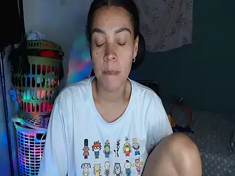 Snapshot of shayna_cute chatting on June 28, 2026, 2:29 am shayna cute online show from June 28, 2026, 2:29 am