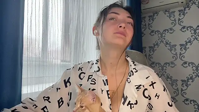 TwotyBright online show from November 28, 2025, 8:14 am