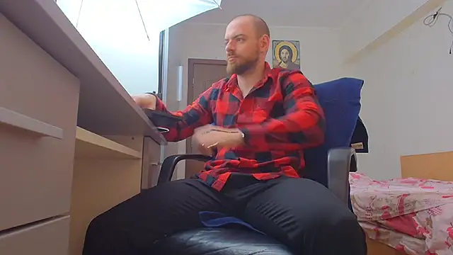 Ryanstone  online show from May 2, 2026, 3:45 am