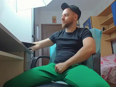 Ryanstone  online show from November 10, 2025, 3:44 am