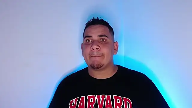 Snapshot of Dante_Valcur chatting on November 2, 2025, 10:37 pm Dante Valcur online show from November 2, 2025, 10:37 pm