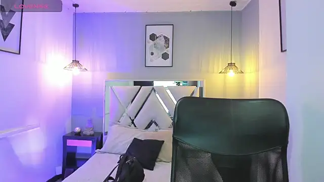 zoe-moreau online show from March 16, 2026, 7:27 pm