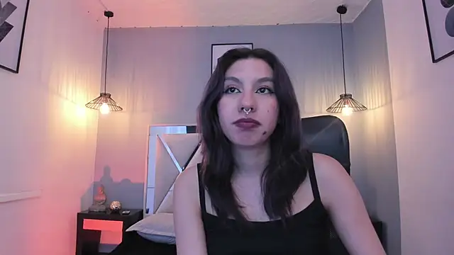 Snapshot of zoe-moreau chatting on February 9, 2026, 9:02 pm zoe-moreau online show from February 9, 2026, 9:02 pm