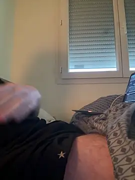 homme20 online show from December 22, 2025, 3:01 pm