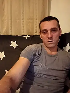 Snapshot of Baiat_Finut1 chatting on January 5, 2026, 10:35 pm Baiat Finut1 online show from January 5, 2026, 10:35 pm