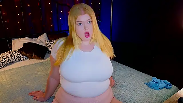 Snapshot of AriettaHeart chatting on May 11, 2026, 2:45 pm AriettaHeart online show from May 11, 2026, 2:45 pm