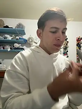 AlexanderBianchi2 online show from November 10, 2025, 1:43 am