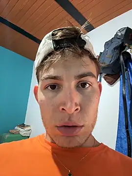 AlexanderBianchi2 online show from November 7, 2025, 2:54 pm