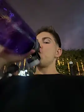 AlexanderBianchi2 online show from December 2, 2025, 11:17 pm