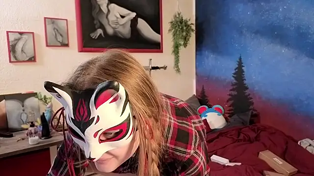 ScarletKitsunyaa online show from April 29, 2026, 1:15 pm