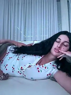 jojoa23 online show from November 25, 2025, 2:39 pm