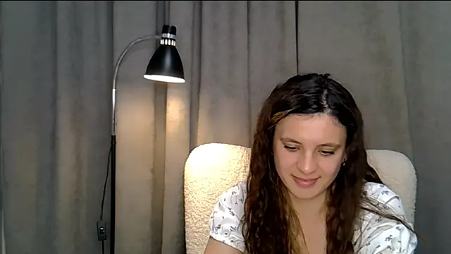 Snapshot of KiraHoney chatting on May 29, 2026, 1:39 pm KiraHoney online show from May 29, 2026, 1:39 pm