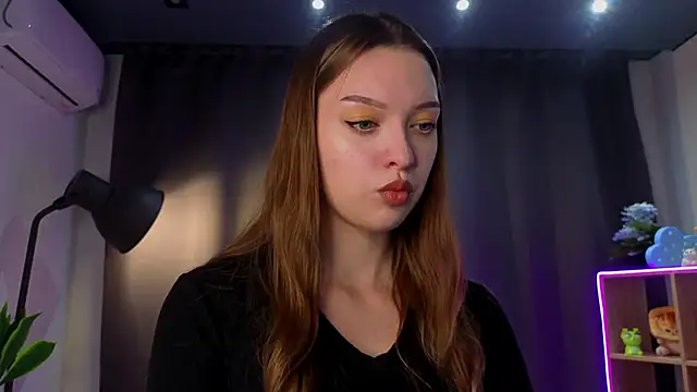 Snapshot of JanelKutz chatting on November 14, 2025, 4:38 am JanelKutz online show from November 14, 2025, 4:38 am