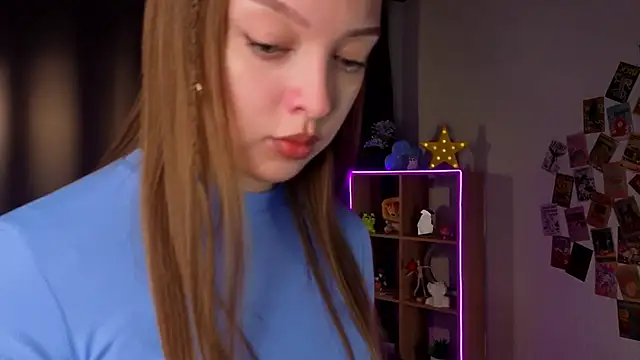 Snapshot of JanelKutz chatting on November 13, 2025, 4:38 am JanelKutz online show from November 13, 2025, 4:38 am