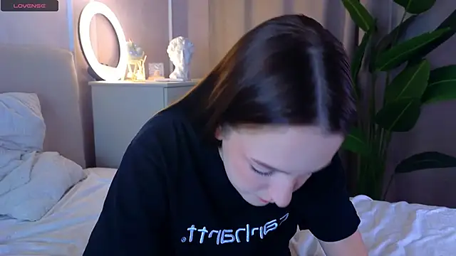 Snapshot of FrancesMason chatting on February 26, 2026, 6:35 am FrancesMason online show from February 26, 2026, 6:35 am