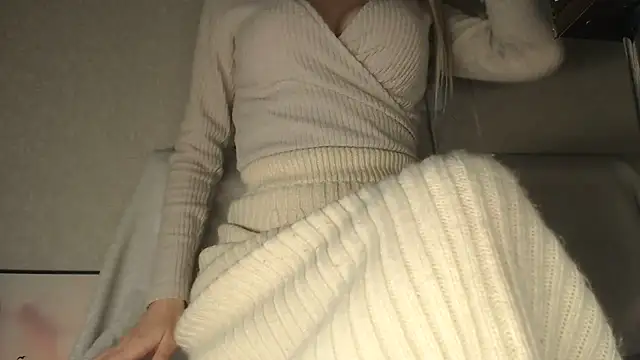 Snapshot of charm__me chatting on February 13, 2026, 9:59 pm charm me online show from February 13, 2026, 9:59 pm