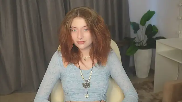 Snapshot of EmmalineNasir chatting on November 5, 2025, 9:12 am EmmalineNasir online show from November 5, 2025, 9:12 am