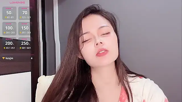 Yesenia- online show from November 23, 2025, 2:16 pm